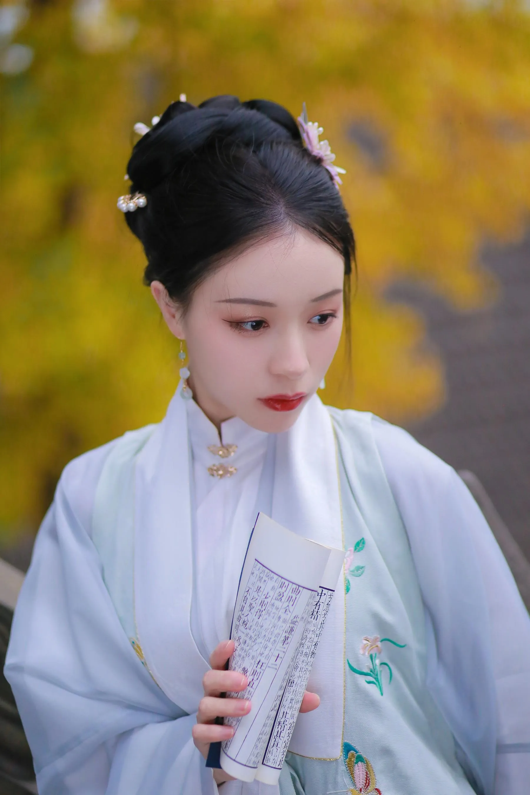 [YITUYU艺图语]2022.02.17 银杏歌 花泽阮阮 [35P]插图1